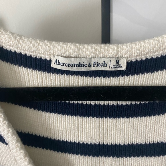 NWT Abercrombie & Fitch Sweater Vest - Picture 3 of 8